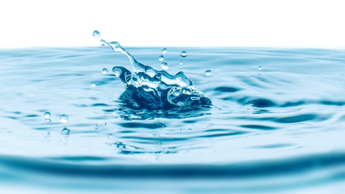 water-drops-falling-2021-08-26-16-16-33-utc-1